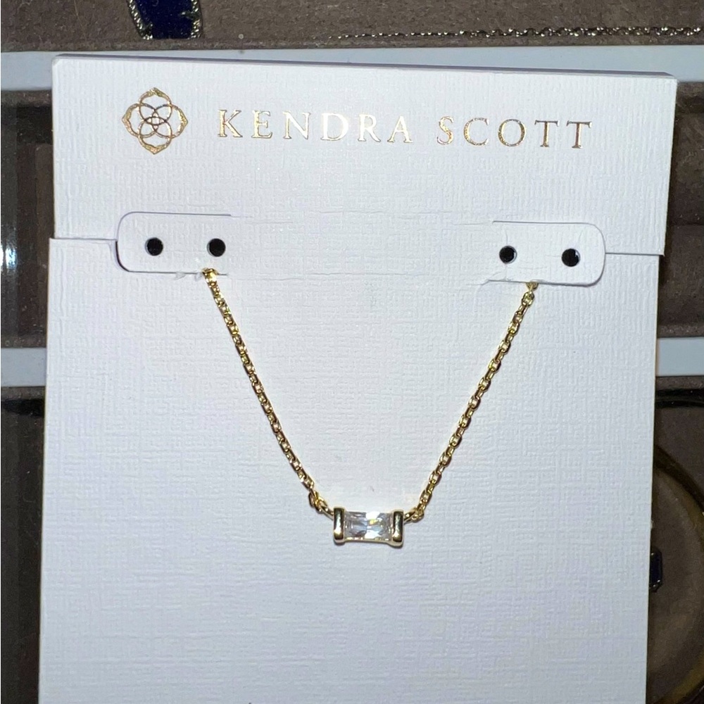 NWT Kendra Scott Juliet gold pendant necklace in white crystal